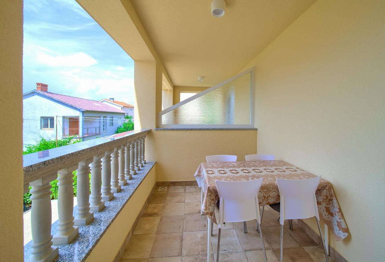 Apartmani Dal Malinska Exterior foto
