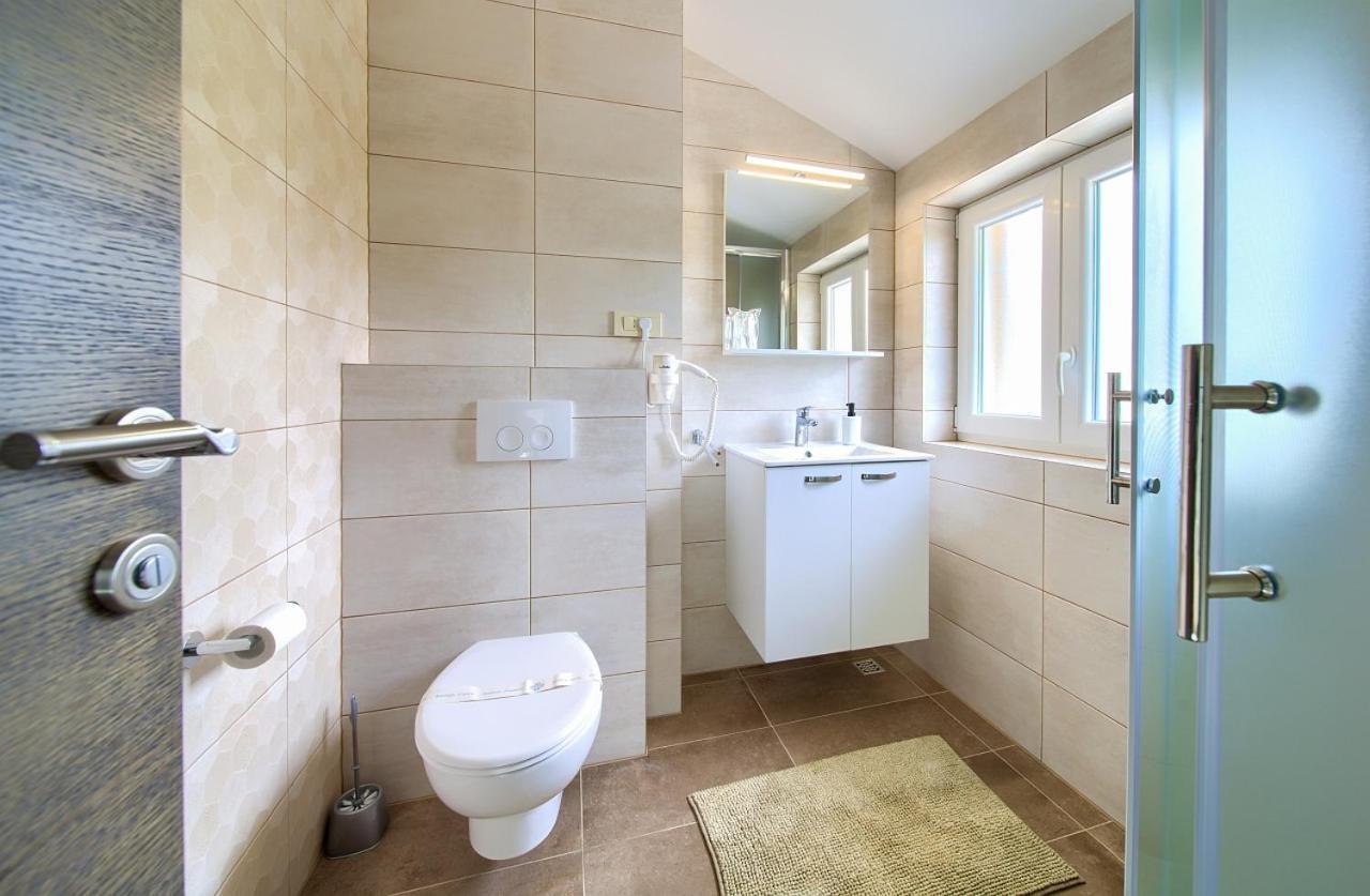 Apartmani Dal Malinska Exterior foto